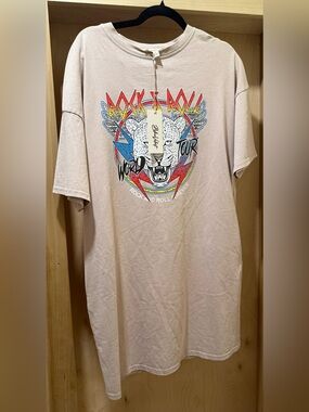 BlueVelvet Rock & Roll Graphic Tee - Light Beige With Pockets Size Small NEW